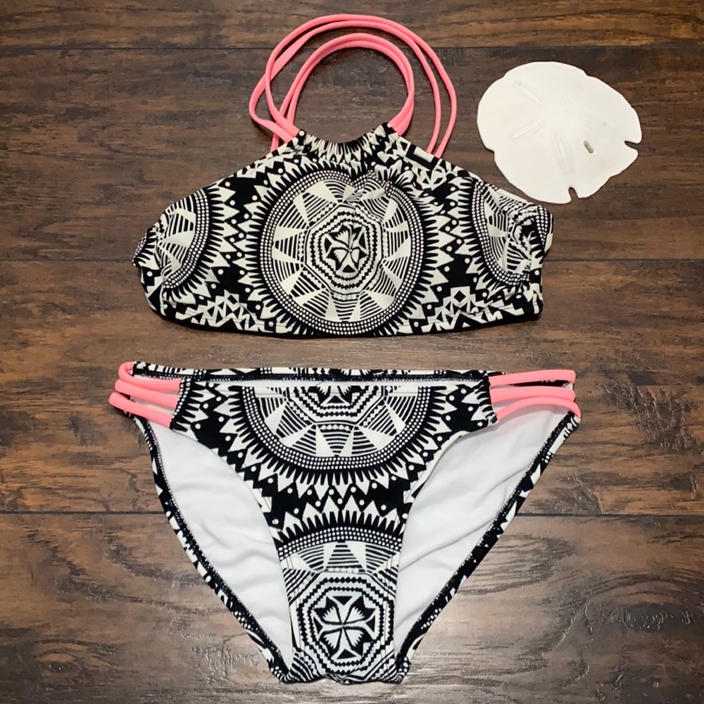 Black & white bikini sz small